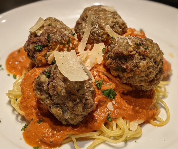 Spaghetti w/ Meatballs