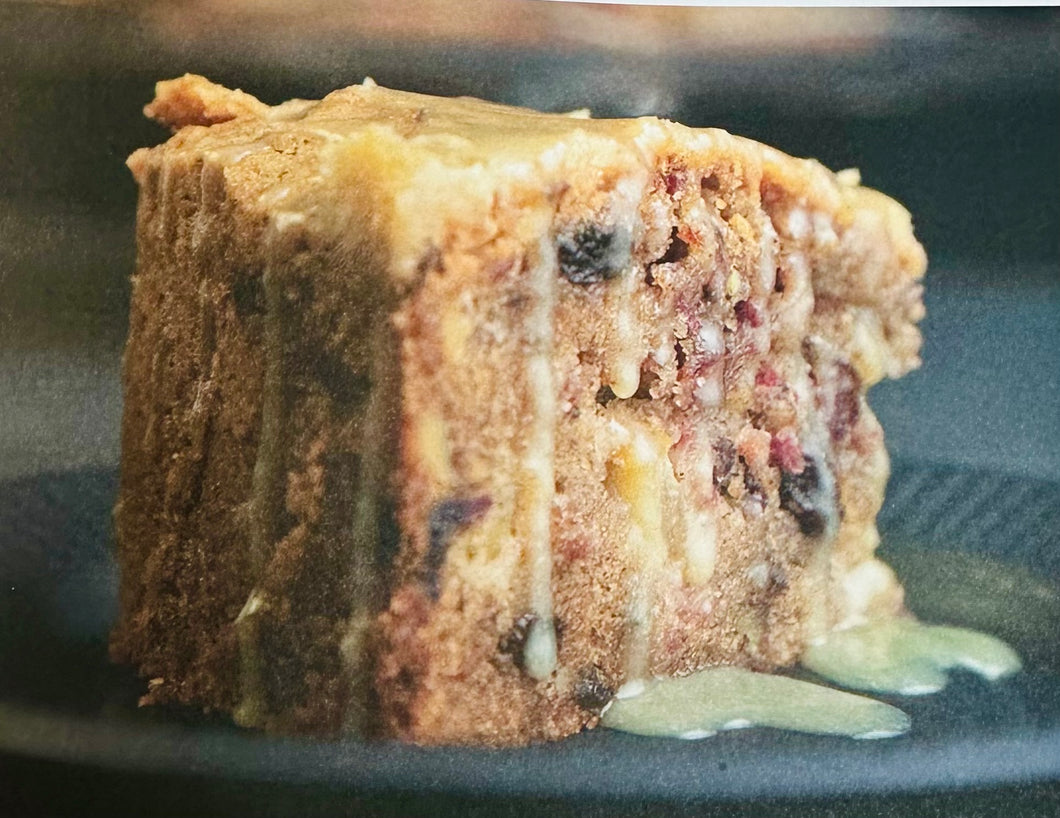 Thanksgiving Cake with Caramel Sauce